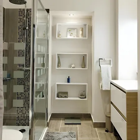 Carla's Residences - Le Bernascon Apartment *