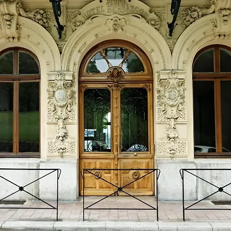 Carla's Residences - Le Bernascon 艾克斯莱班