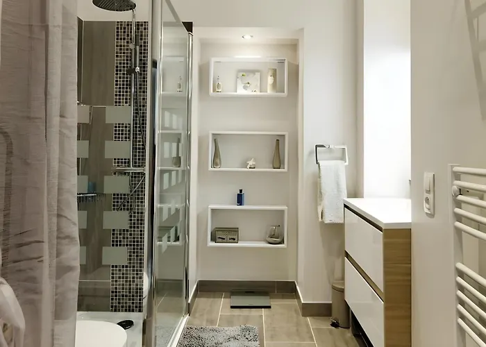 Carla's Residences - Le Bernascon 公寓 *